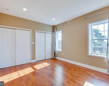 2554 N 8th Street - Photo Thumbnail 7