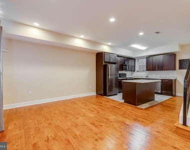 2554 N 8th Street - Photo Thumbnail 2