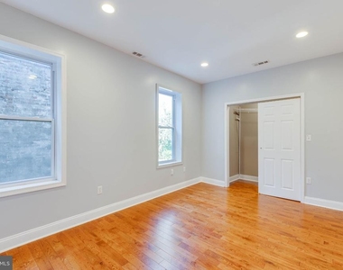 2554 N 8th Street - Photo Thumbnail 12