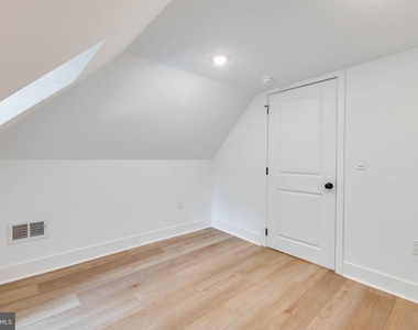 4218 Baltimore Avenue - Photo Thumbnail 7