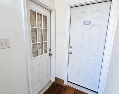 1735 S 4th Street - Photo Thumbnail 11