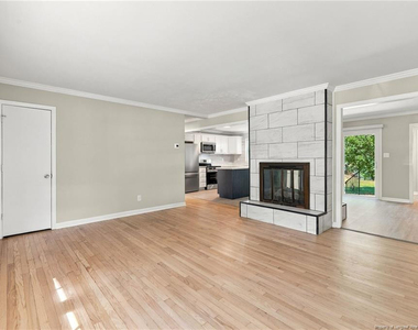 6312 Kincross Avenue - Photo Thumbnail 5