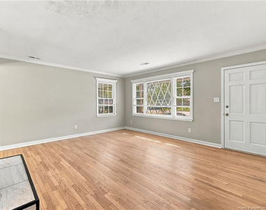 6312 Kincross Avenue - Photo Thumbnail 3