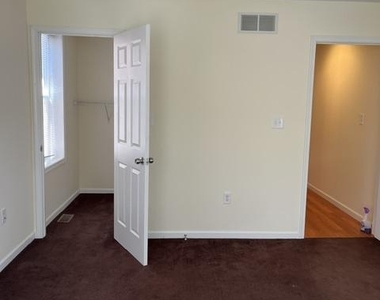 4514 Springfield Avenue - Photo Thumbnail 7