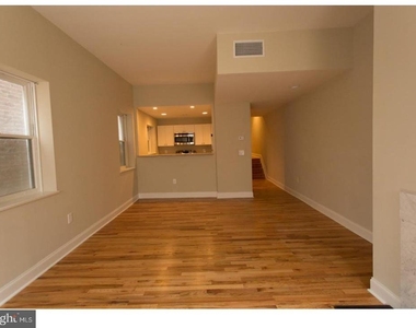 924 Pine Street - Photo Thumbnail 2