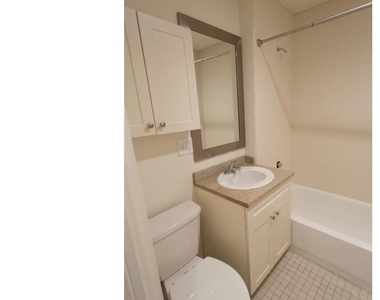 924 Pine Street - Photo Thumbnail 10
