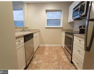 924 Pine Street - Photo Thumbnail 6