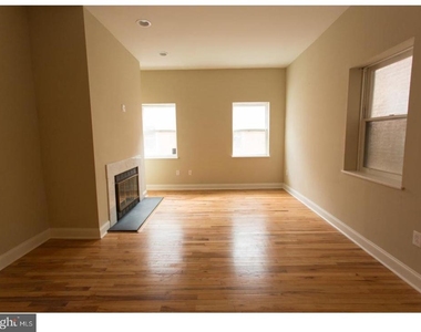 924 Pine Street - Photo Thumbnail 3