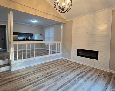508 Singletary Place - Photo Thumbnail 5