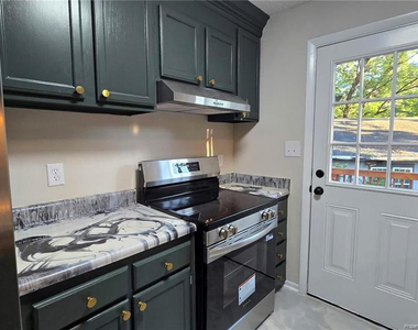 508 Singletary Place - Photo Thumbnail 11