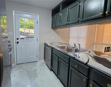 508 Singletary Place - Photo Thumbnail 10