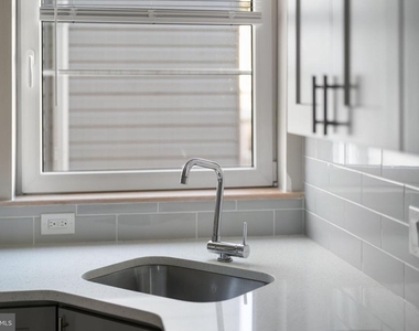2110 W Master Street - Photo Thumbnail 6
