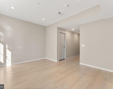 2110 W Master Street - Photo Thumbnail 16