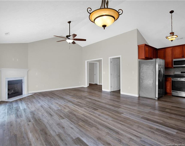 1717 Kershaw Loop - Photo Thumbnail 7