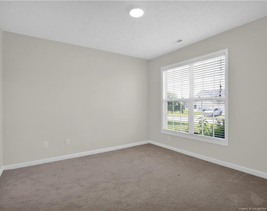1717 Kershaw Loop - Photo Thumbnail 22