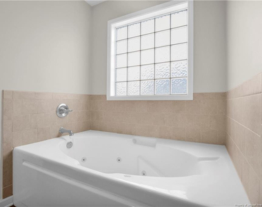 1717 Kershaw Loop - Photo Thumbnail 16