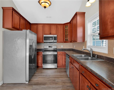 1717 Kershaw Loop - Photo Thumbnail 9