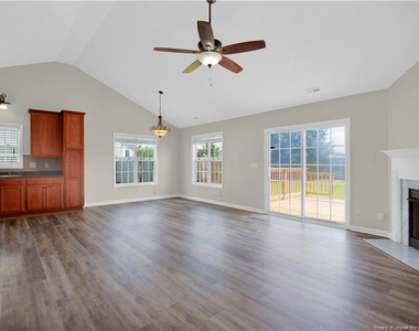 1717 Kershaw Loop - Photo Thumbnail 6