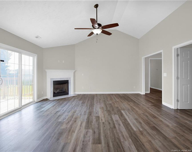 1717 Kershaw Loop - Photo Thumbnail 5