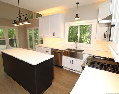 106 Kensbury Circle - Photo Thumbnail 14