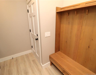 106 Kensbury Circle - Photo Thumbnail 20