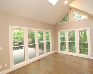 106 Kensbury Circle - Photo Thumbnail 12