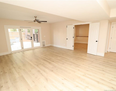 106 Kensbury Circle - Photo Thumbnail 40