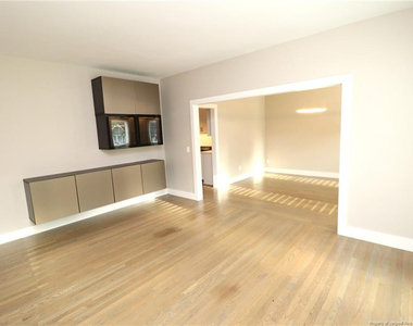 106 Kensbury Circle - Photo Thumbnail 3