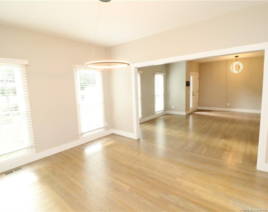 106 Kensbury Circle - Photo Thumbnail 6