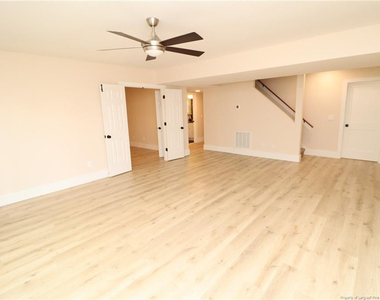 106 Kensbury Circle - Photo Thumbnail 41