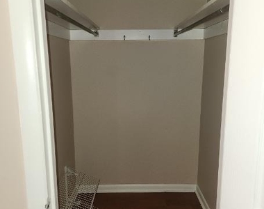 526 Lawler Terrace - Photo Thumbnail 5