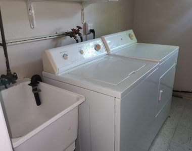 526 Lawler Terrace - Photo Thumbnail 8