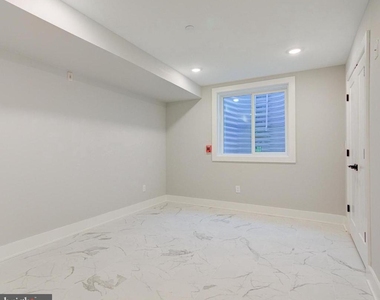 1805 Frankford Avenue - Photo Thumbnail 5