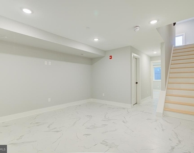1805 Frankford Avenue - Photo Thumbnail 3