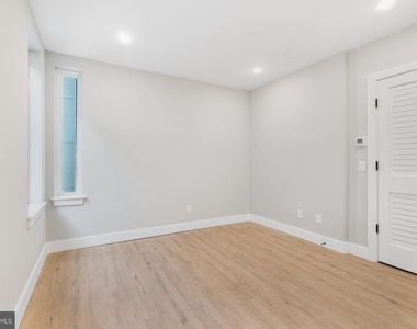 1144 Frankford Avenue - Photo Thumbnail 12