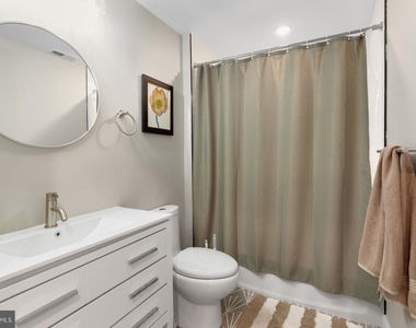 1144 Frankford Avenue - Photo Thumbnail 3
