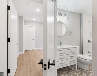 1144 Frankford Avenue - Photo Thumbnail 14