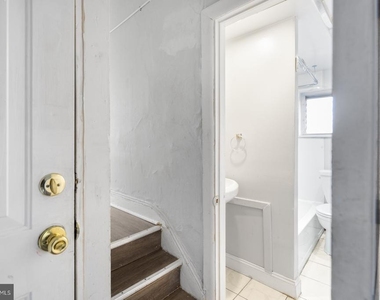 1735 W Oxford Street - Photo Thumbnail 11