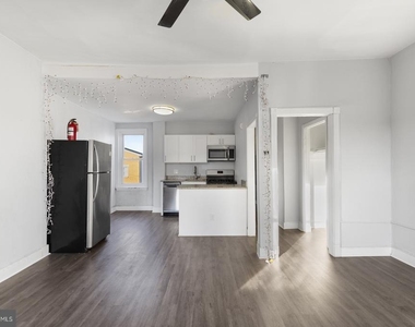 1735 W Oxford Street - Photo Thumbnail 2