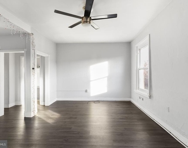 1735 W Oxford Street - Photo Thumbnail 9