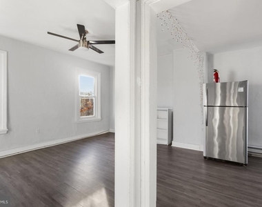 1735 W Oxford Street - Photo Thumbnail 6