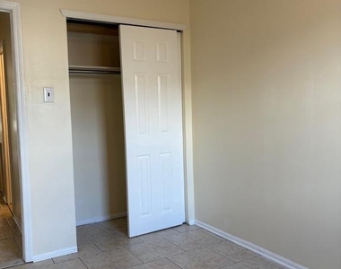 2823 Norcross Lane - Photo Thumbnail 9