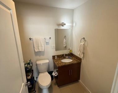 4 Leverington Avenue - Photo Thumbnail 5