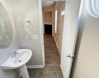 163 Deacon Ridge Street - Photo Thumbnail 8