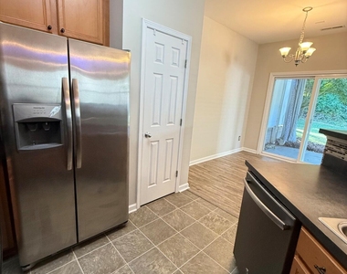 163 Deacon Ridge Street - Photo Thumbnail 6