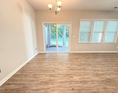 163 Deacon Ridge Street - Photo Thumbnail 7