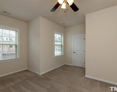 409 Daylin Drive - Photo Thumbnail 17