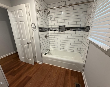 715 E River Road - Photo Thumbnail 9