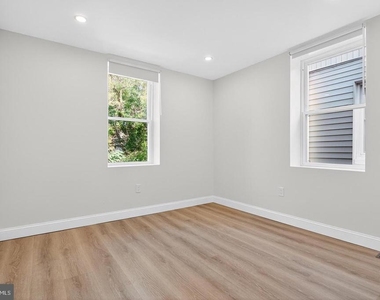 5925 Woodcrest Avenue - Photo Thumbnail 16