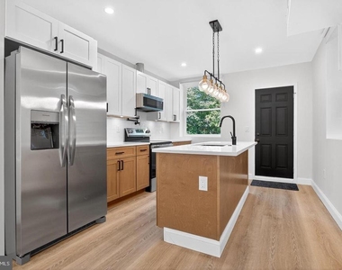 5925 Woodcrest Avenue - Photo Thumbnail 9